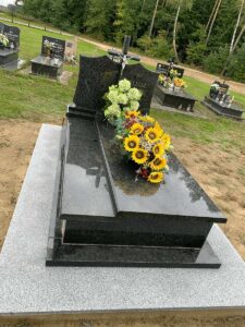 Nagrobek - Usługi kamieniarskie firmy Bawoł Stubno i Miękisz stary nr.32