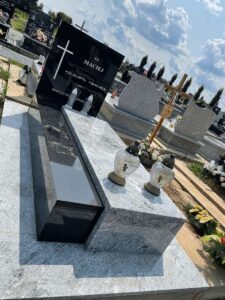 Nagrobek - Usługi kamieniarskie firmy Bawoł Stubno i Miękisz stary nr.17