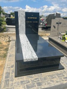 Nagrobek - Usługi kamieniarskie firmy Bawoł Stubno i Miękisz stary nr.4