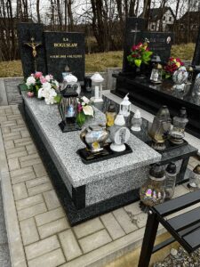 Nagrobek - Usługi kamieniarskie firmy Bawoł Stubno i Miękisz stary nr.30