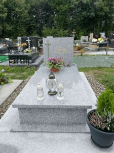 Nagrobek - Usługi kamieniarskie firmy Bawoł Stubno i Miękisz stary nr.11