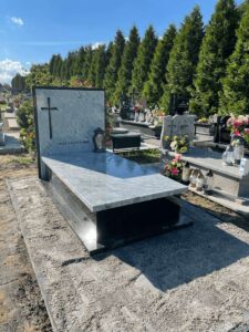 Nagrobek - Usługi kamieniarskie firmy Bawoł Stubno i Miękisz stary nr.8