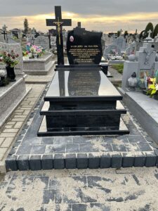 Nagrobek - Usługi kamieniarskie firmy Bawoł Stubno i Miękisz stary nr.19