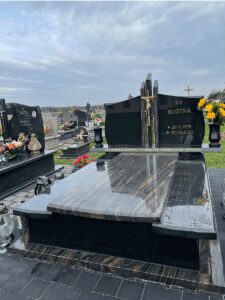 Nagrobek - Usługi kamieniarskie firmy Bawoł Stubno i Miękisz stary nr.3