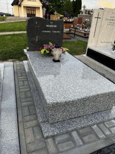 Nagrobek - Usługi kamieniarskie firmy Bawoł Stubno i Miękisz stary nr.34