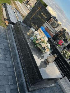 Nagrobek - Usługi kamieniarskie firmy Bawoł Stubno i Miękisz stary nr.23